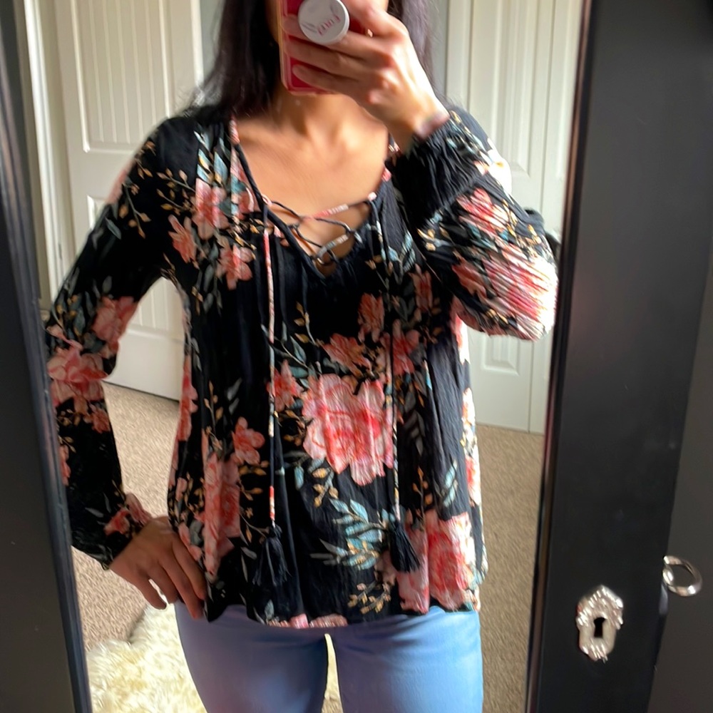 Billabong Floral Blouse- Small - Picture 2 of 3
